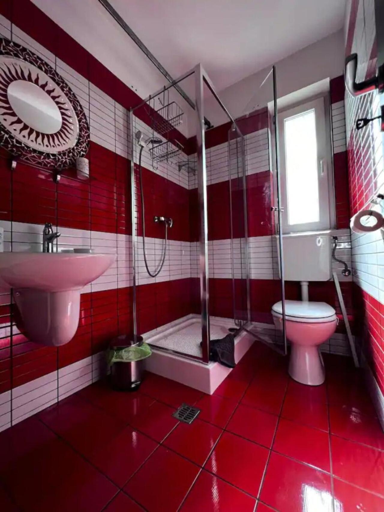 Vila Luminoasa Cu Curte Privata Boekarest Buitenkant foto